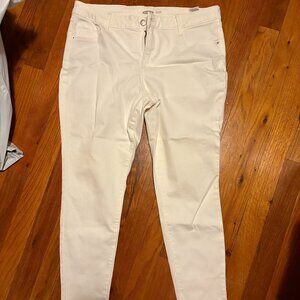 WOMENS WHITE DENUM JEANS SIZE 14